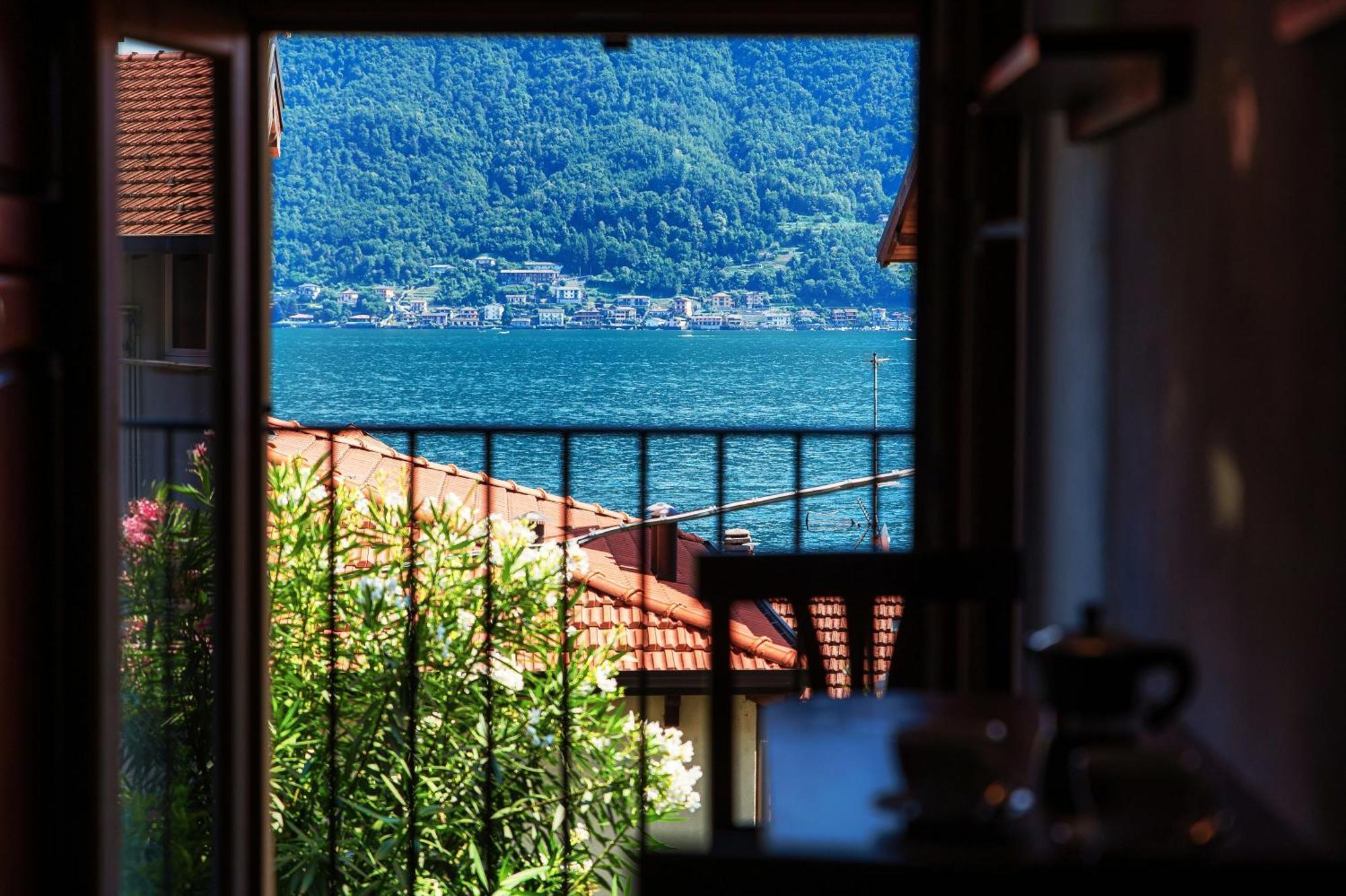 Delizioso Bilocale Vista Lago Colonno Exterior foto