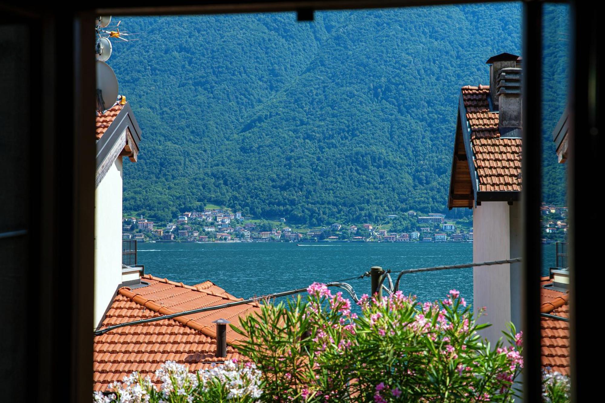 Delizioso Bilocale Vista Lago Colonno Exterior foto